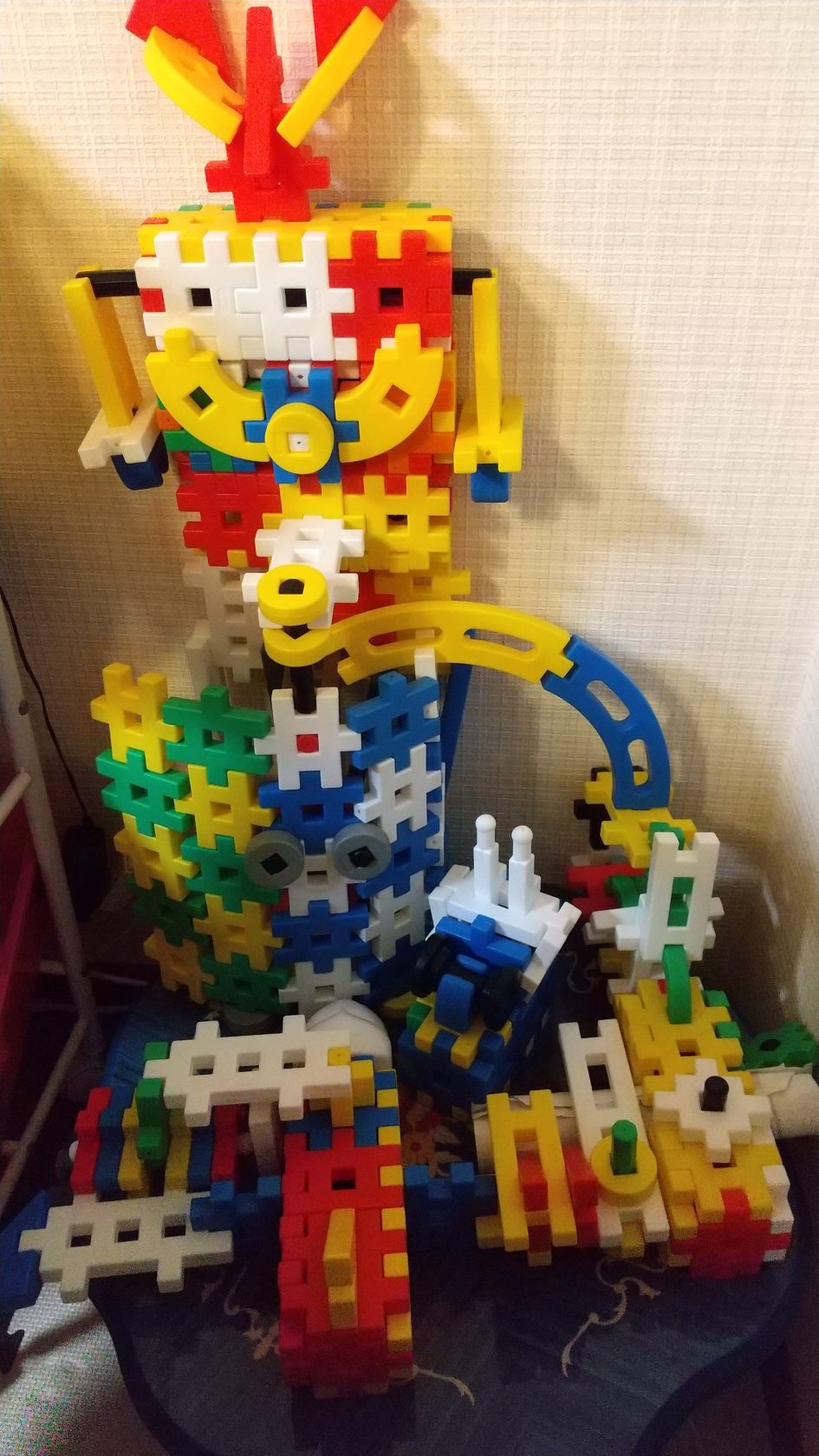 定期検診のお子さんが作ってくれたブロックの大きな作品